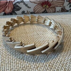 Plunder Gold Chevron Bracelet